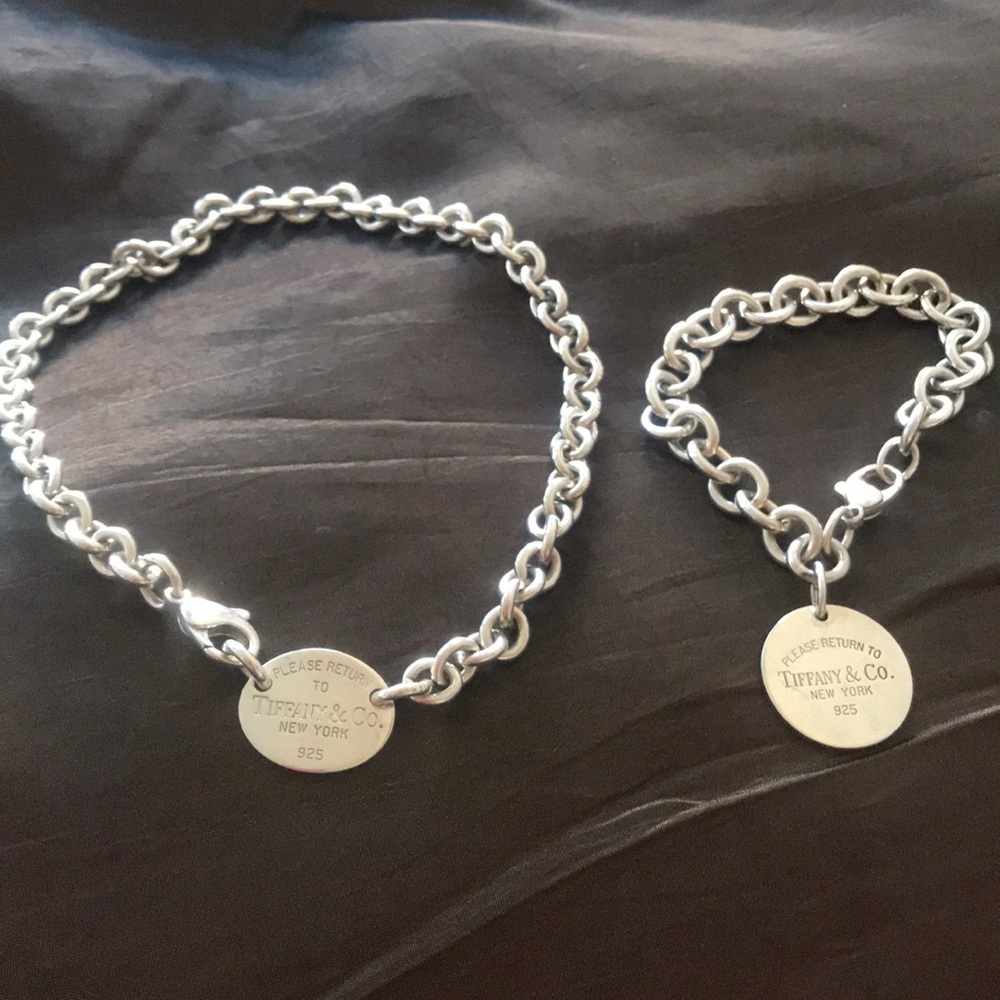 Return to Tiffany’s necklace & bracelet